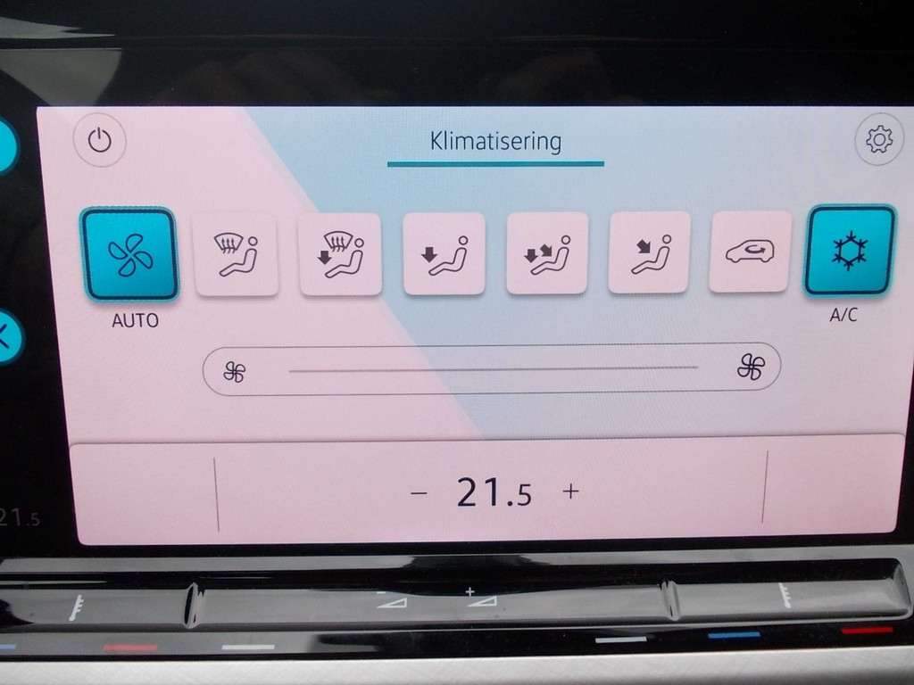 Volkswagen Golf Variant Golf Variant 1.0 TSI NAVI-LED-CAMERA-DAB-CARPLAY