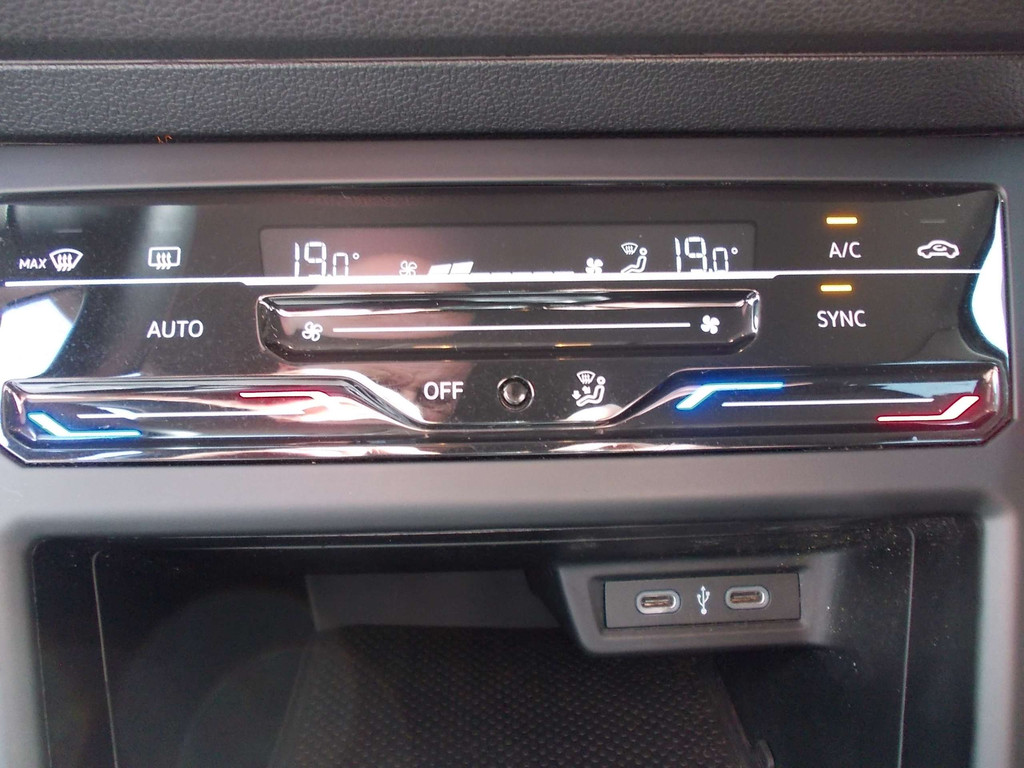 Volkswagen Polo Polo TSI 95 PK Life Business LED-NAVI-CAMERA-CRUISE-APP CONN.